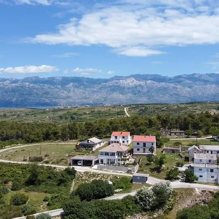 Apartment Tri Mora *