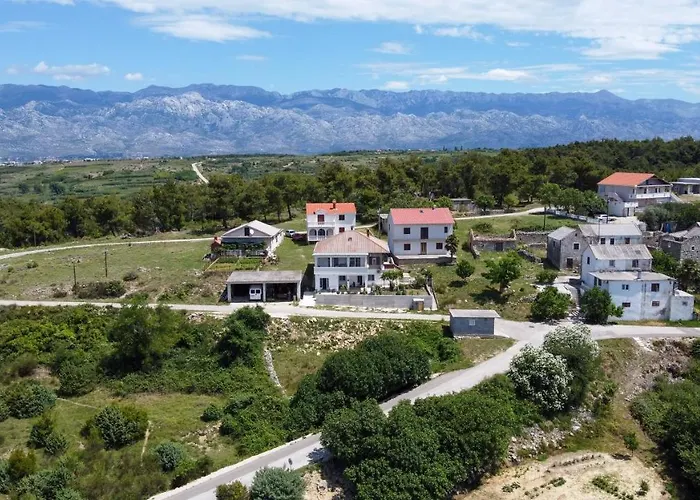 Tri Mora *