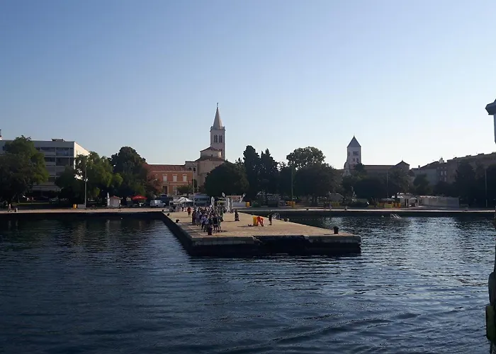 Tri Mora Ražanac