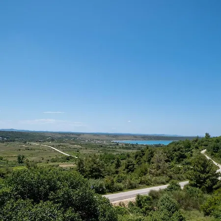 Tri Mora Razanac