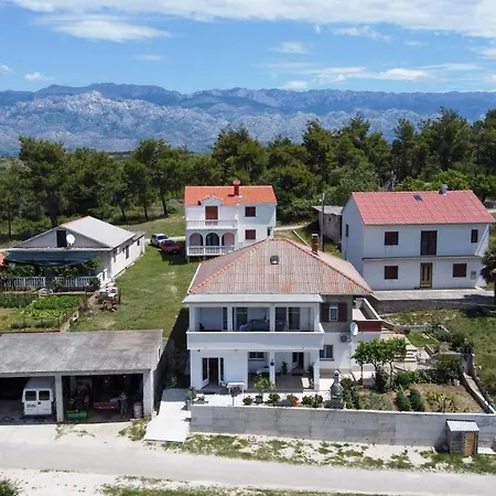 Tri Mora Apartment