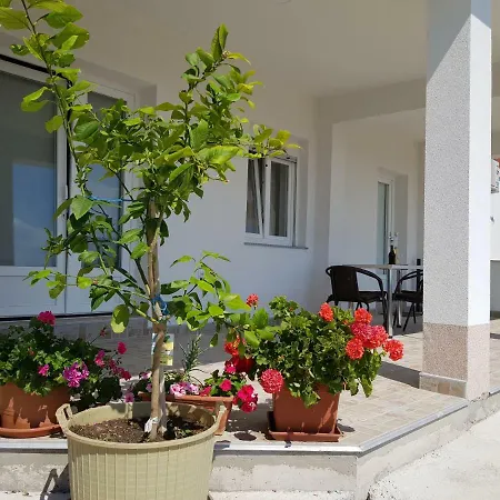 Tri Mora Apartment