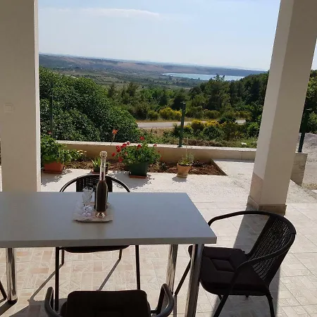 Apartment Tri Mora