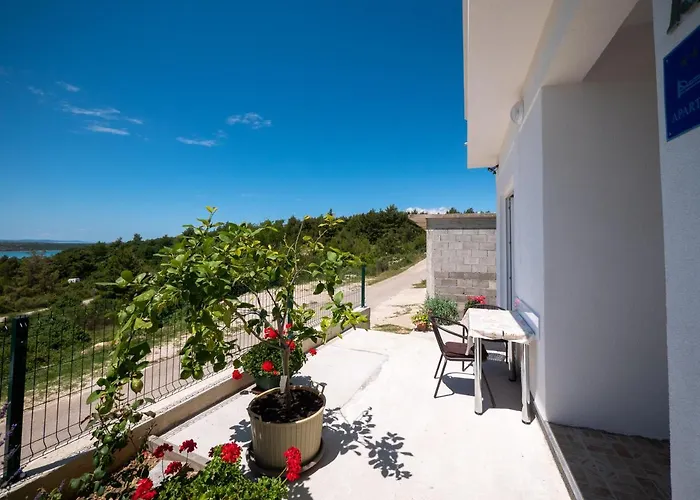 Διαμέρισμα Tri Mora *