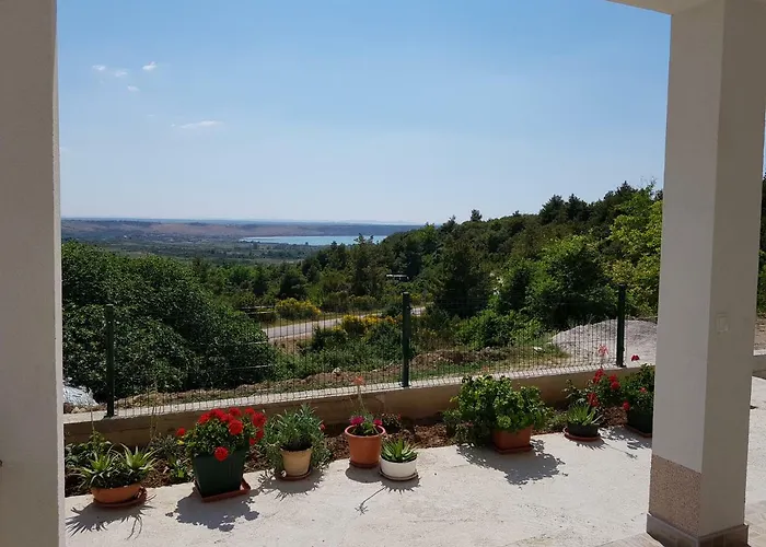 Tri Mora 아파트 *